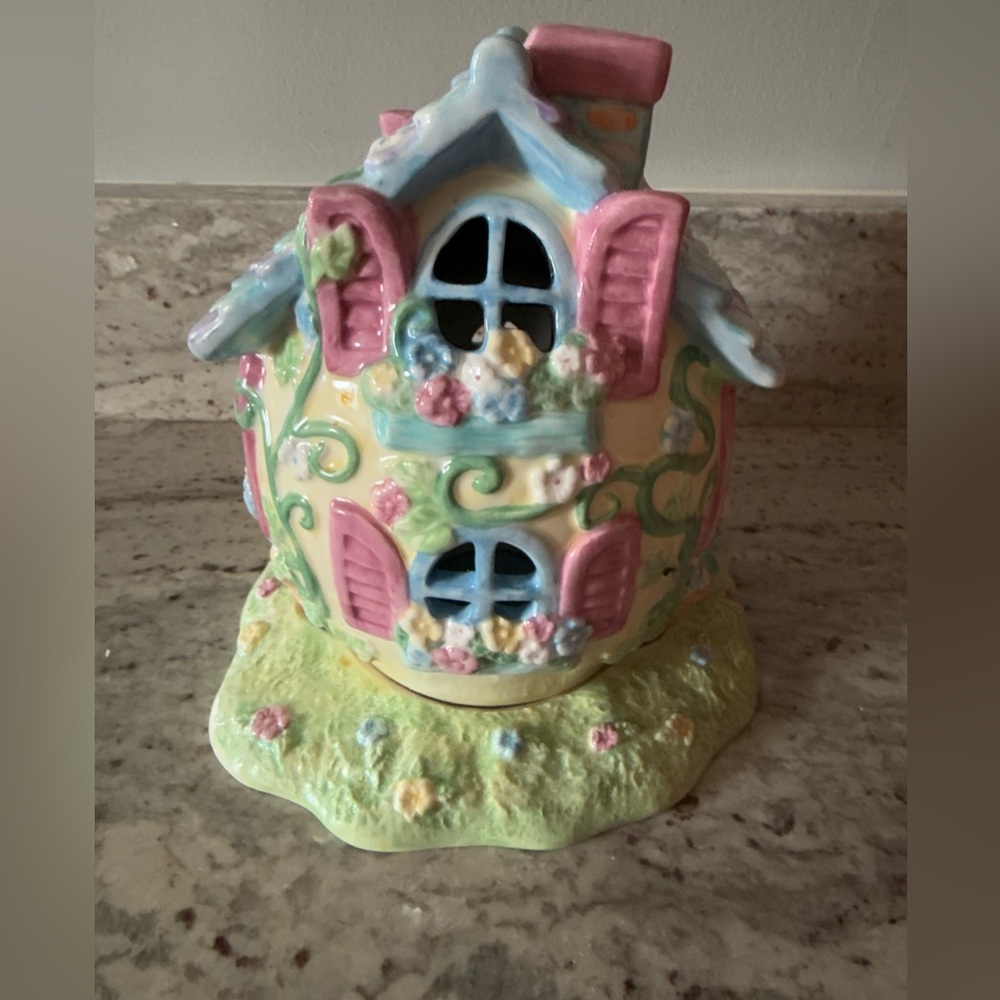 Vintage Avon 2003 Luminous Treasures Spring Garden Tealight House - Picture 3 of 11